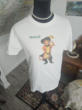 Sears White Shrek 2 Puss in Boots Graphic Tee